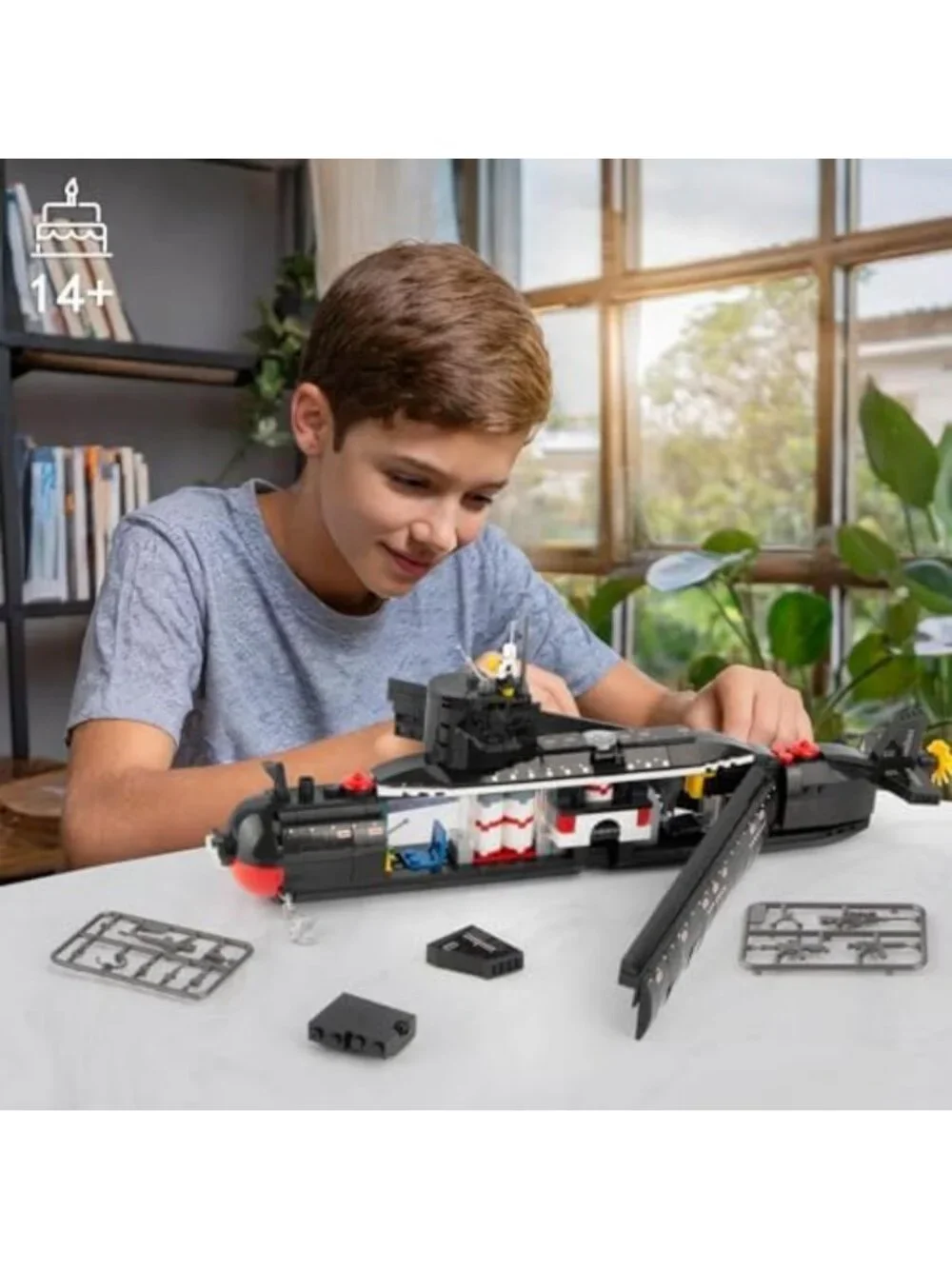 WW2 Submarine Building Set - 519 Pieces, Military Model Kit for Teens & Adults